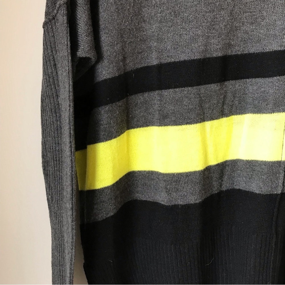 Sweater - Picture 2 of 4